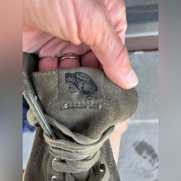 VANS Old Skool mid top moccasin leather sneakers. Men’s 6.5, women’s 8. EUC - Picture 6 of 7